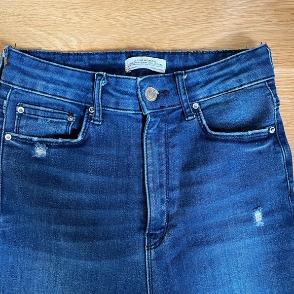 Zara High Waisted Jeans - Picture 3 of 8